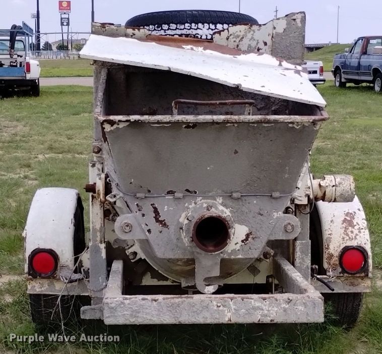 image for item LP9625 Mayco ST30  concrete pump