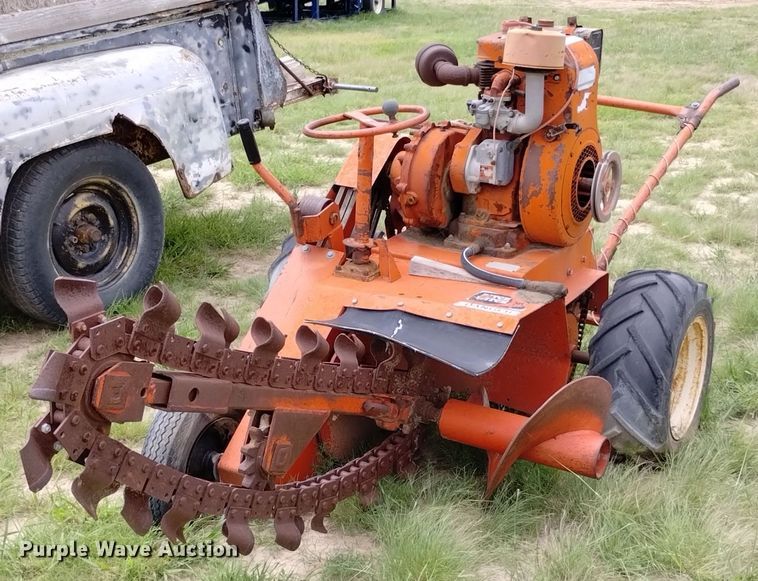 image for item LP9627 Ditch Witch M422  trencher
