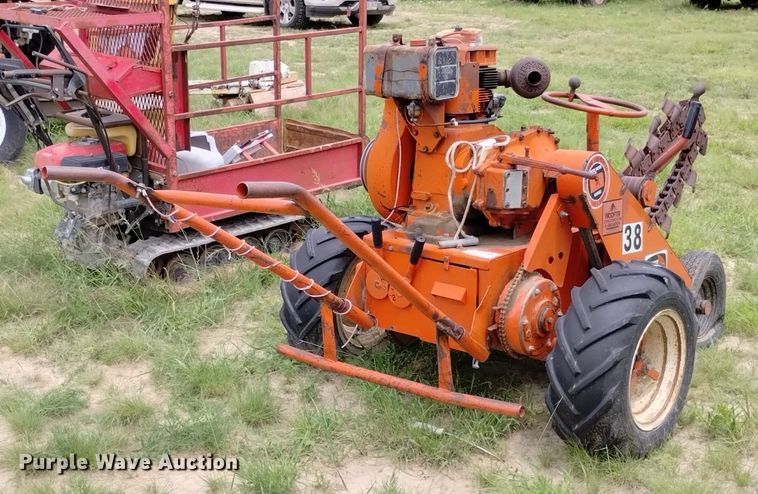 image for item LP9627 Ditch Witch M422  trencher