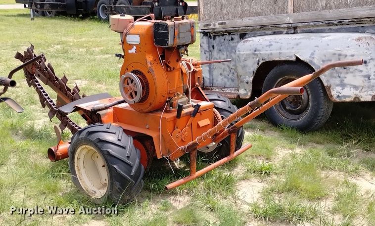 image for item LP9627 Ditch Witch M422  trencher