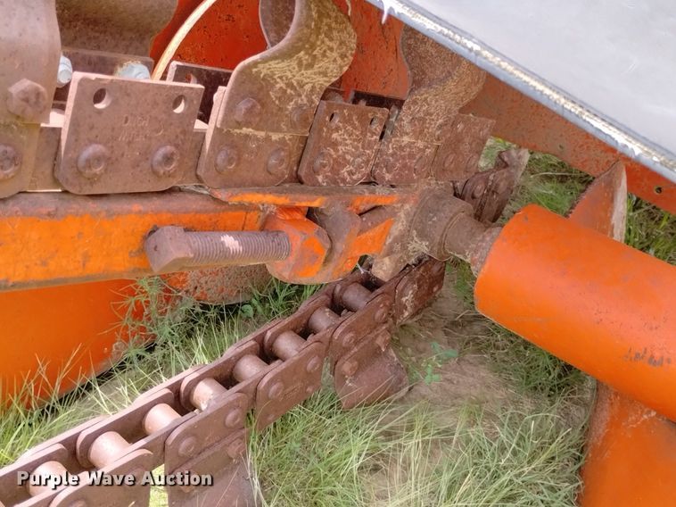 image for item LP9627 Ditch Witch M422  trencher