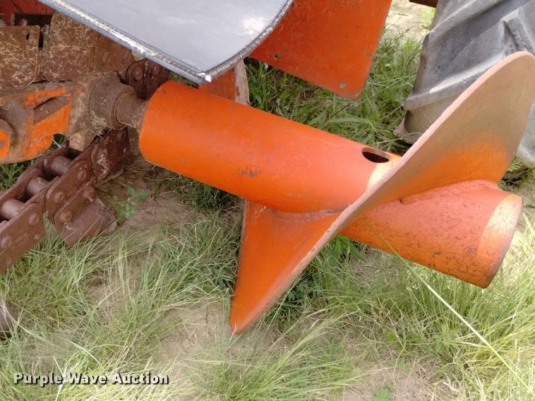 image for item LP9627 Ditch Witch M422  trencher