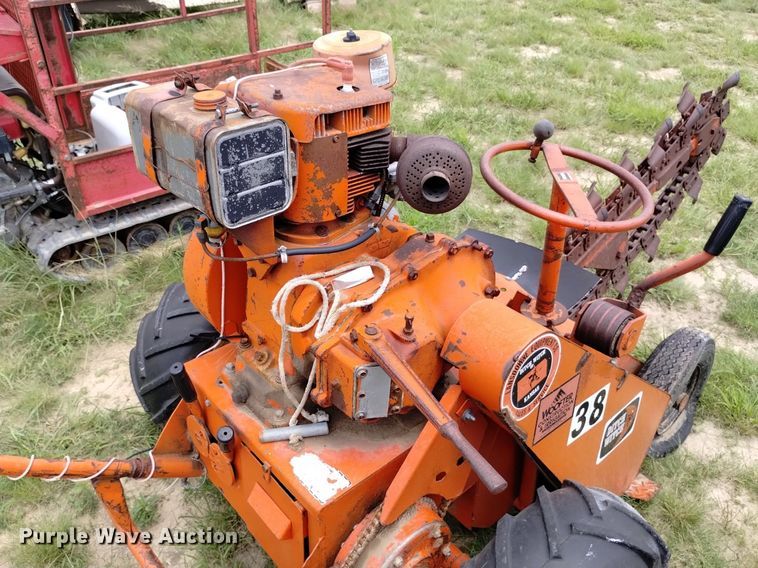 image for item LP9627 Ditch Witch M422  trencher