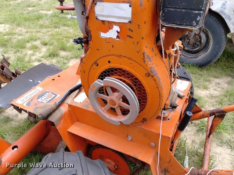 image for item LP9627 Ditch Witch M422  trencher