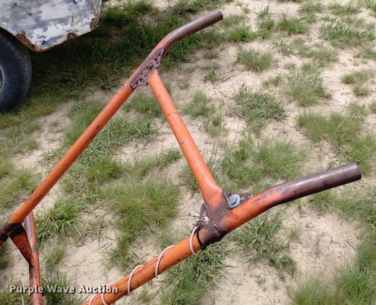 image for item LP9627 Ditch Witch M422  trencher