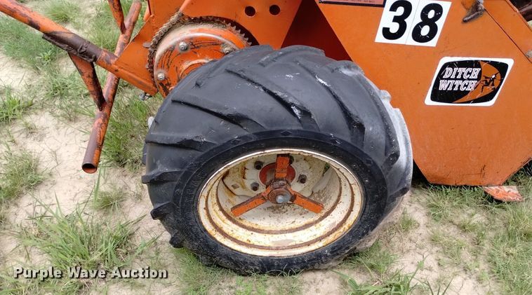 image for item LP9627 Ditch Witch M422  trencher