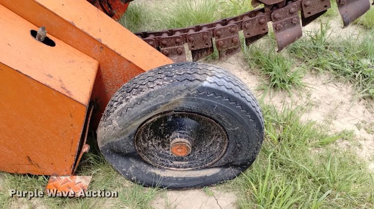 image for item LP9627 Ditch Witch M422  trencher