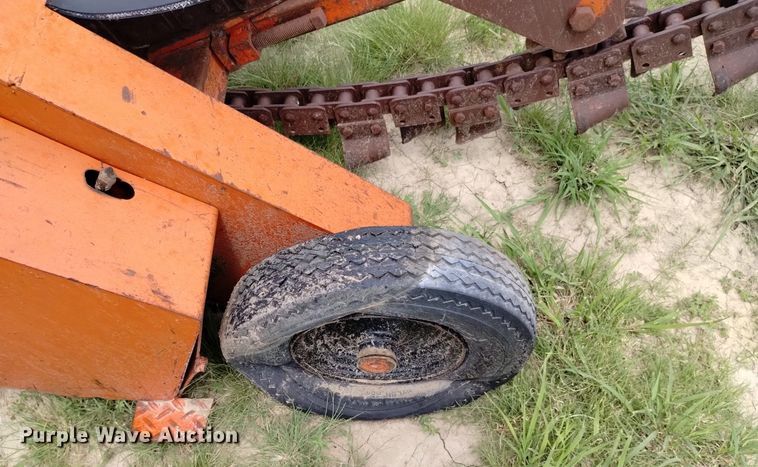 image for item LP9627 Ditch Witch M422  trencher