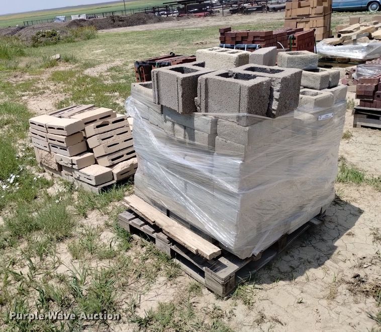 image for item LP9631 (2) pallets of concrete blocks