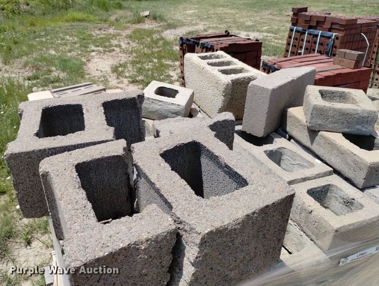 image for item LP9631 (2) pallets of concrete blocks