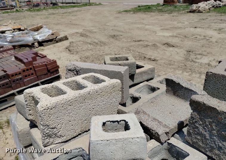 image for item LP9631 (2) pallets of concrete blocks