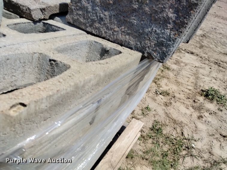 image for item LP9631 (2) pallets of concrete blocks