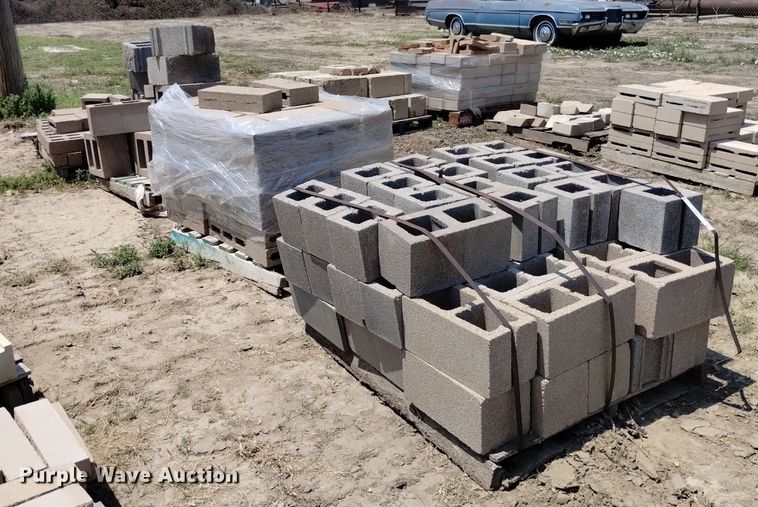 image for item LP9635 (4) pallets of concrete blocks