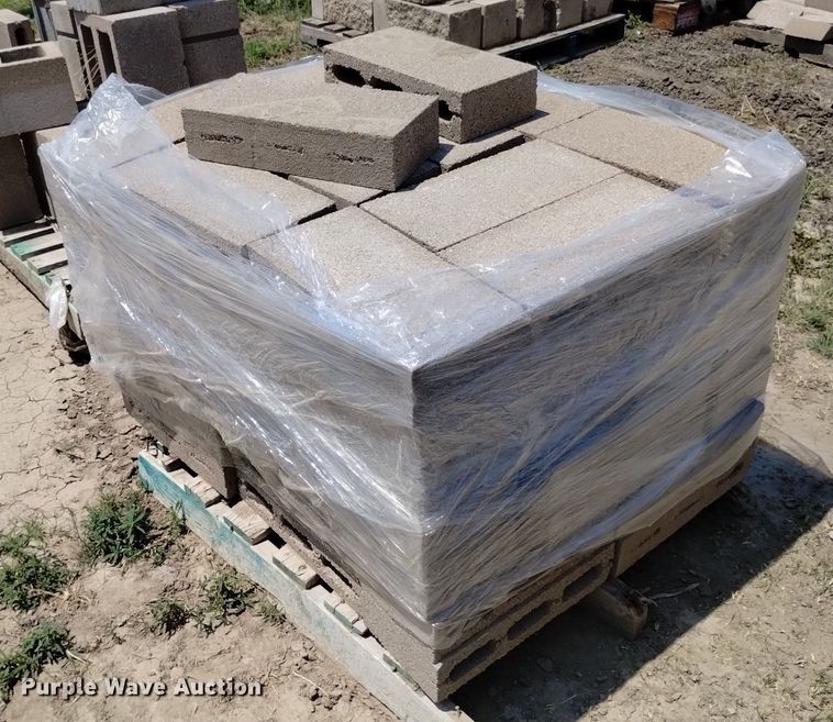 image for item LP9635 (4) pallets of concrete blocks