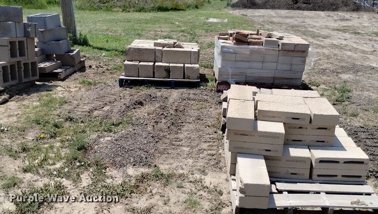image for item LP9636 (4) pallets of concrete blocks