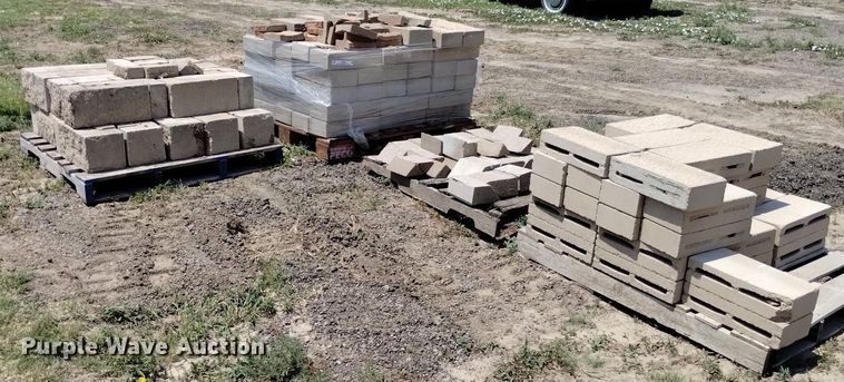 image for item LP9636 (4) pallets of concrete blocks