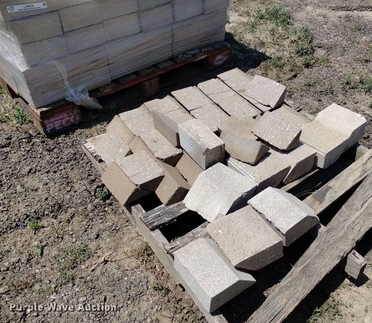 image for item LP9636 (4) pallets of concrete blocks