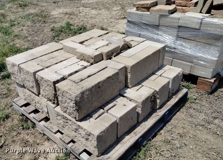 image for item LP9636 (4) pallets of concrete blocks