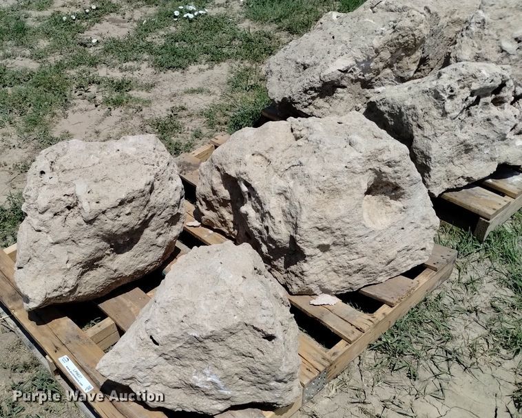 image for item LP9637 (6) pallets of landscape rocks