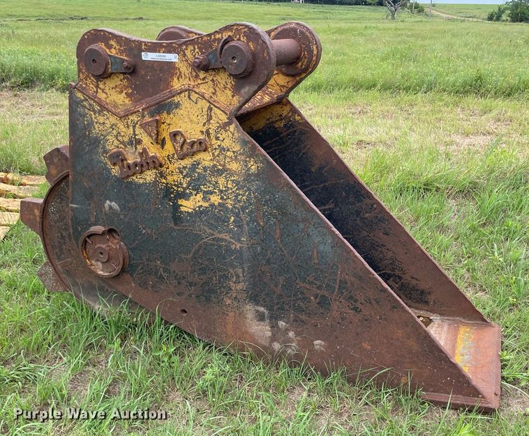 image for item LS9289 Tooth Pro  excavator roller compaction bucket