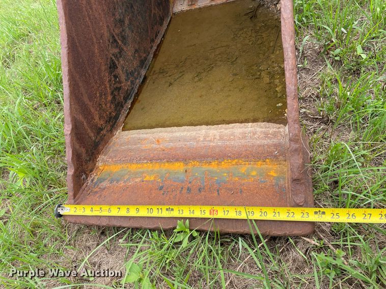 image for item LS9289 Tooth Pro  excavator roller compaction bucket