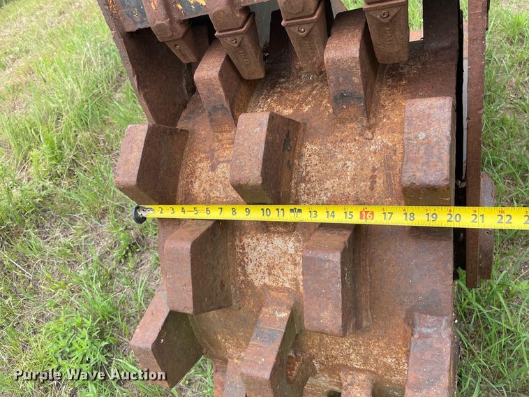 image for item LS9289 Tooth Pro  excavator roller compaction bucket