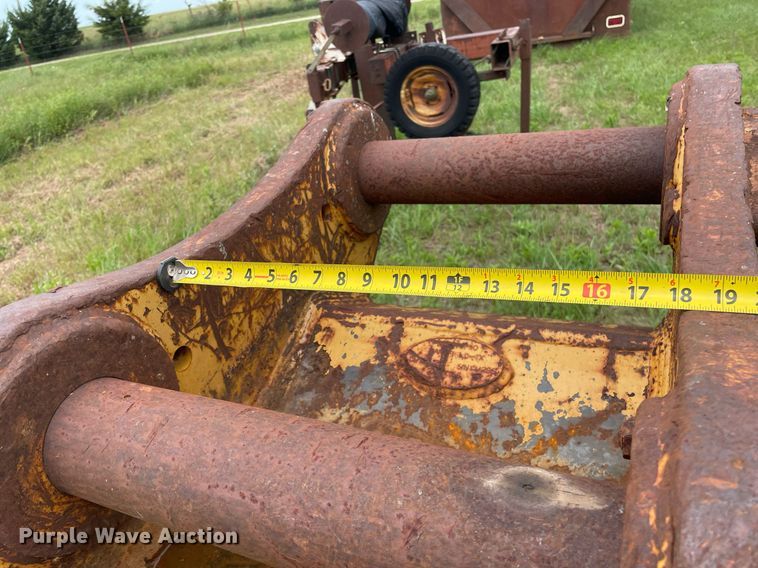 image for item LS9289 Tooth Pro  excavator roller compaction bucket