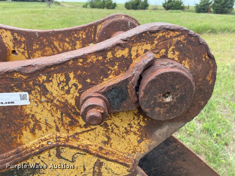 image for item LS9289 Tooth Pro  excavator roller compaction bucket