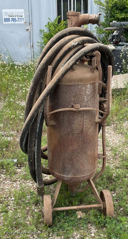 image for item LS9295 Sandstorm  sand blasting pot