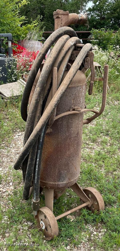 image for item LS9295 Sandstorm  sand blasting pot