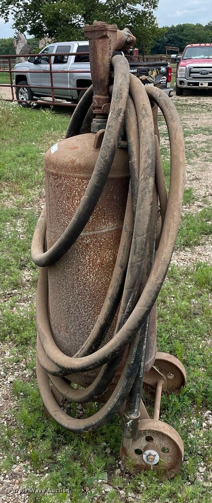 image for item LS9295 Sandstorm  sand blasting pot