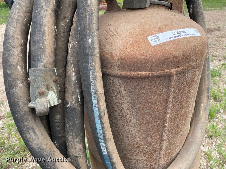 image for item LS9295 Sandstorm  sand blasting pot