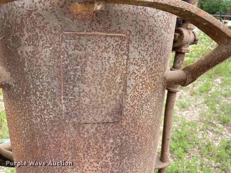 image for item LS9295 Sandstorm  sand blasting pot