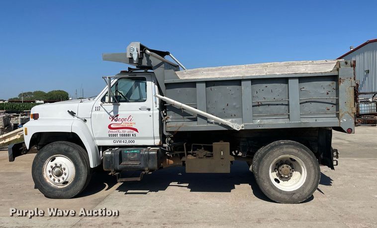 image for item LS9296 1991 Ford F800  dump truck