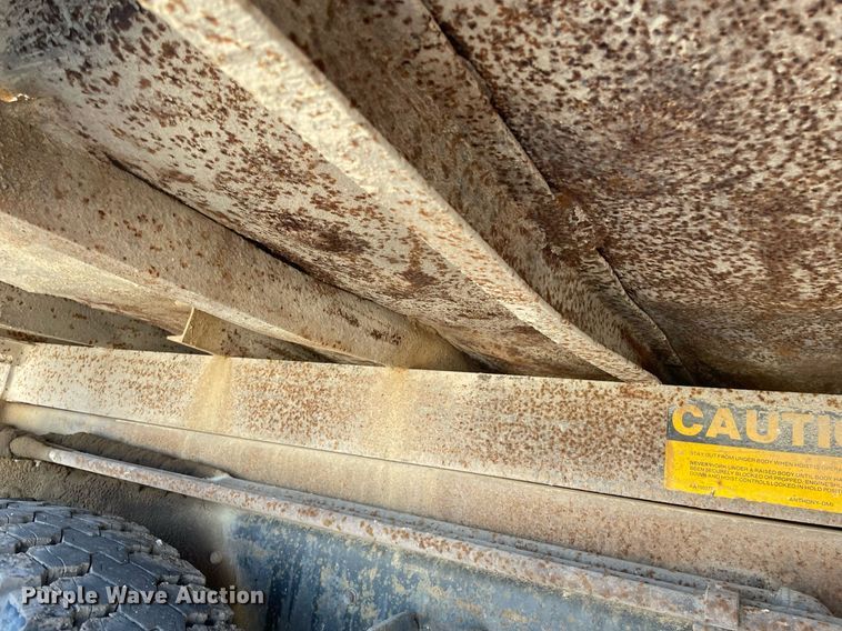 image for item LS9296 1991 Ford F800  dump truck