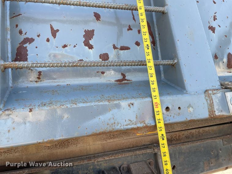 image for item LS9296 1991 Ford F800  dump truck