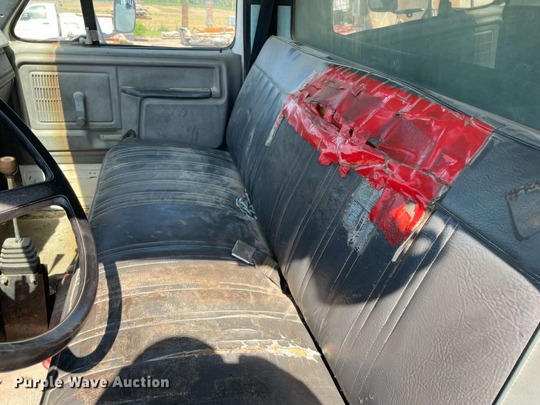 image for item LS9296 1991 Ford F800  dump truck