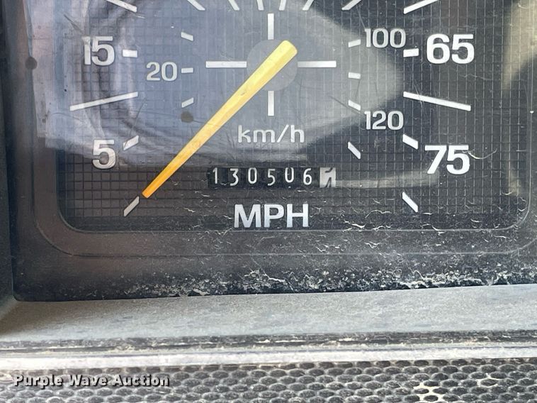 image for item LS9296 1991 Ford F800  dump truck