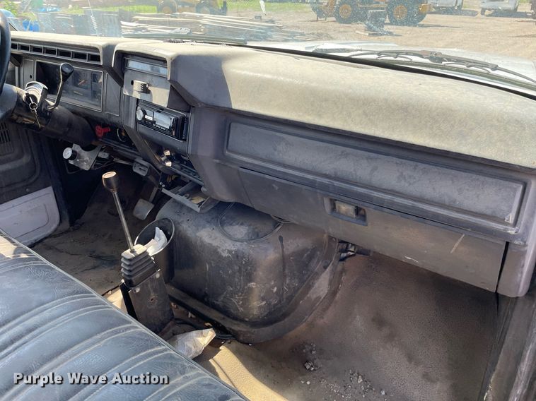 image for item LS9296 1991 Ford F800  dump truck