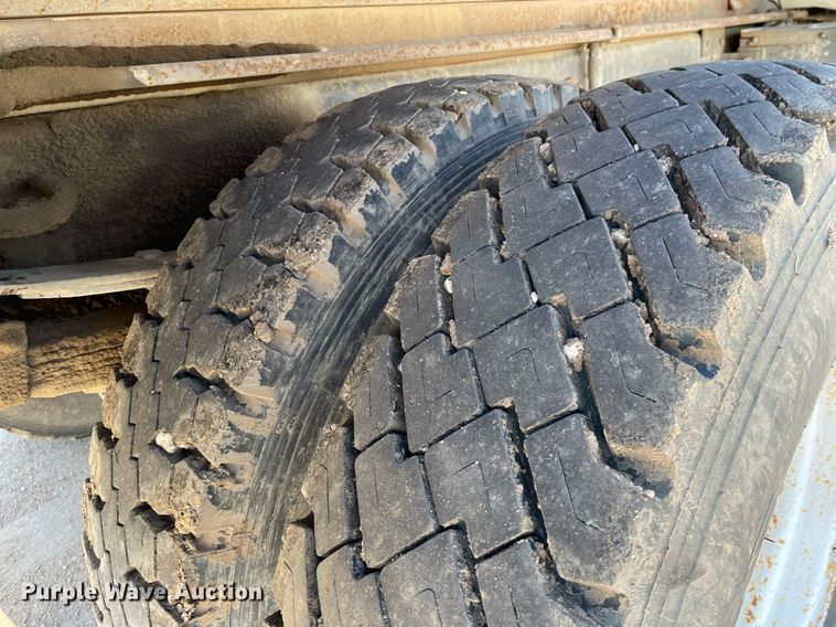 image for item LS9296 1991 Ford F800  dump truck