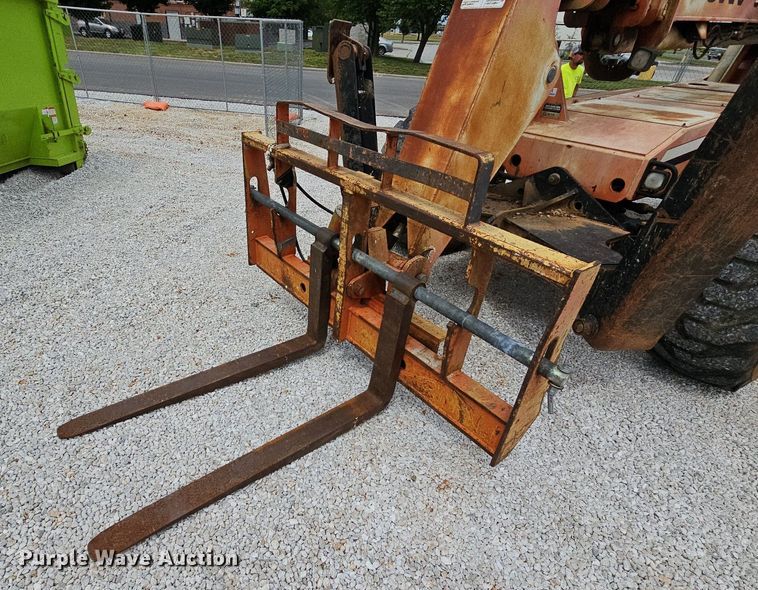 image for item LW9694 2002 SkyTrak 10054  telehandler