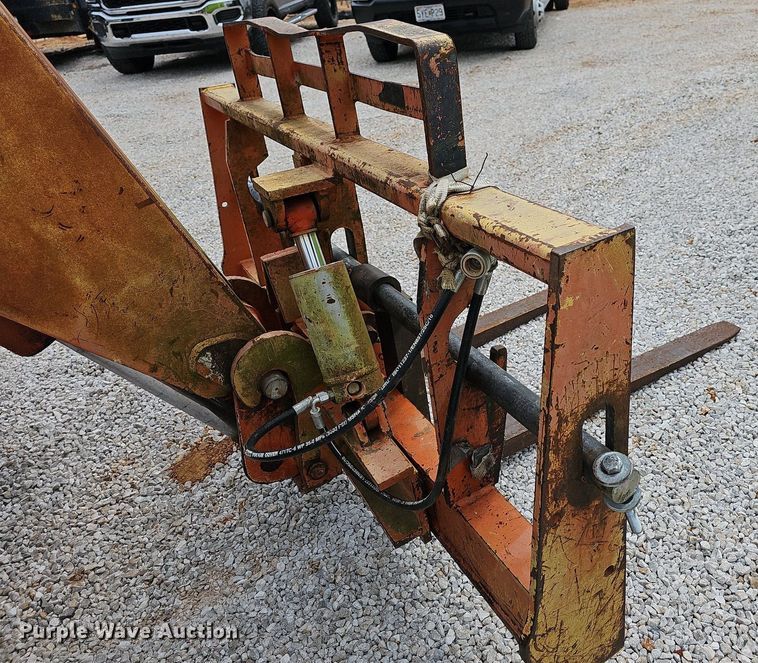 image for item LW9694 2002 SkyTrak 10054  telehandler