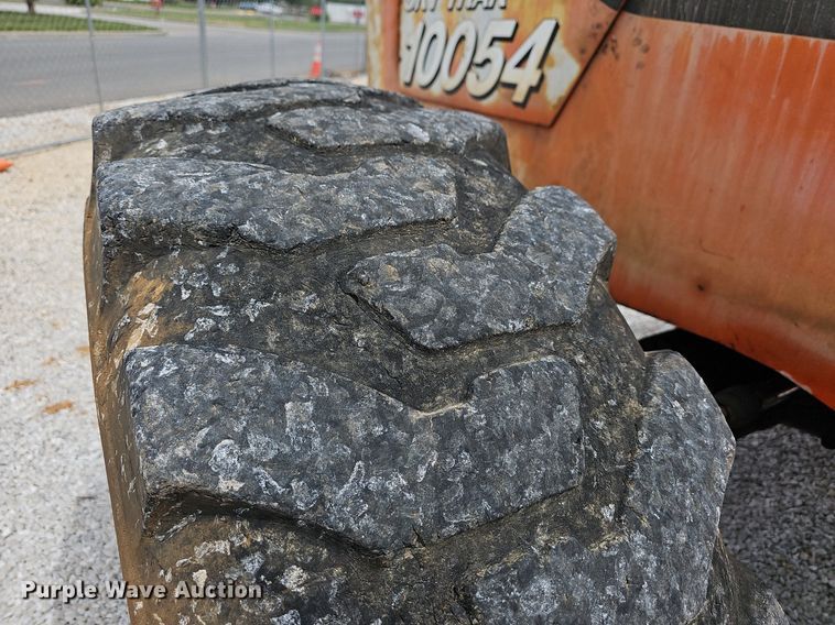 image for item LW9694 2002 SkyTrak 10054  telehandler