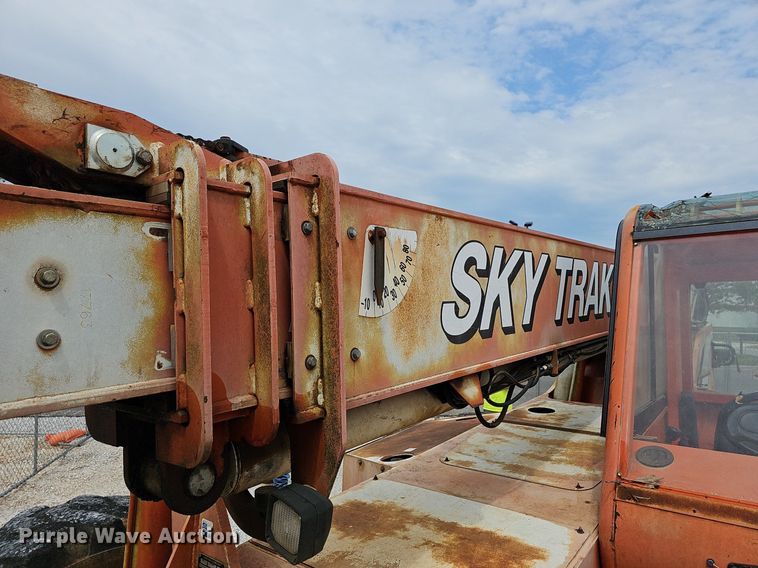 image for item LW9694 2002 SkyTrak 10054  telehandler
