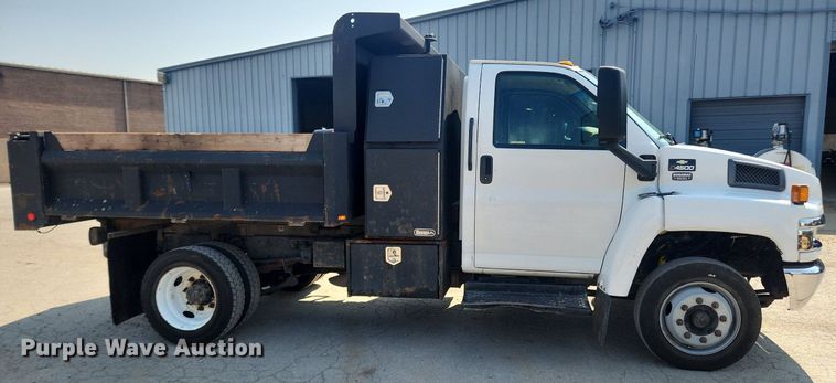 image for item LX9734 2008 Chevrolet C4500  dump truck