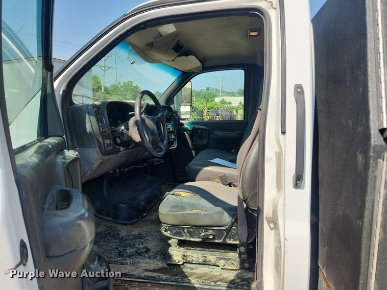 image for item LX9734 2008 Chevrolet C4500  dump truck