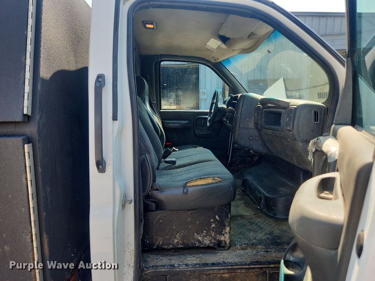 image for item LX9734 2008 Chevrolet C4500  dump truck