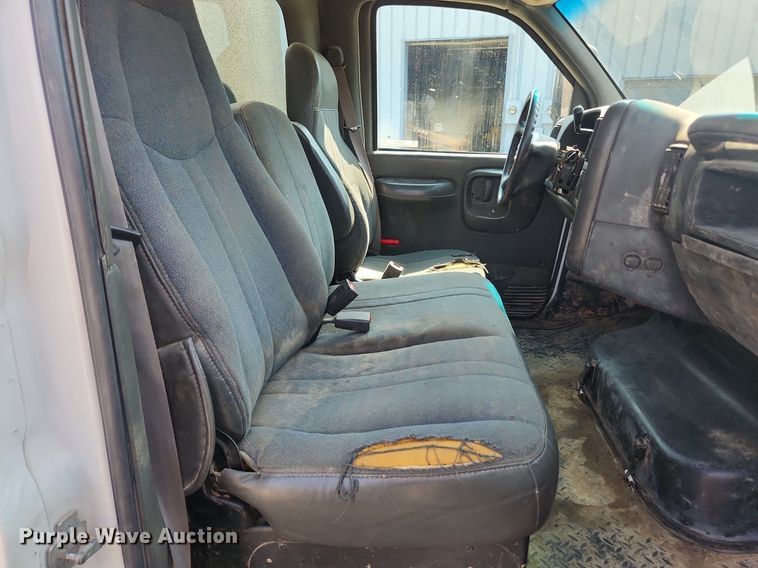 image for item LX9734 2008 Chevrolet C4500  dump truck