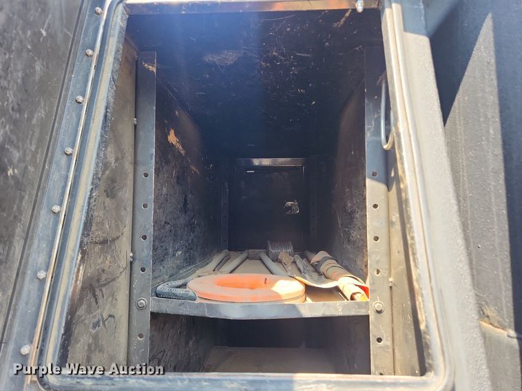 image for item LX9734 2008 Chevrolet C4500  dump truck