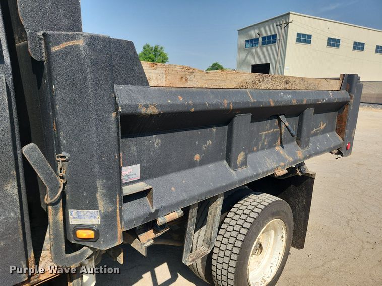 image for item LX9734 2008 Chevrolet C4500  dump truck